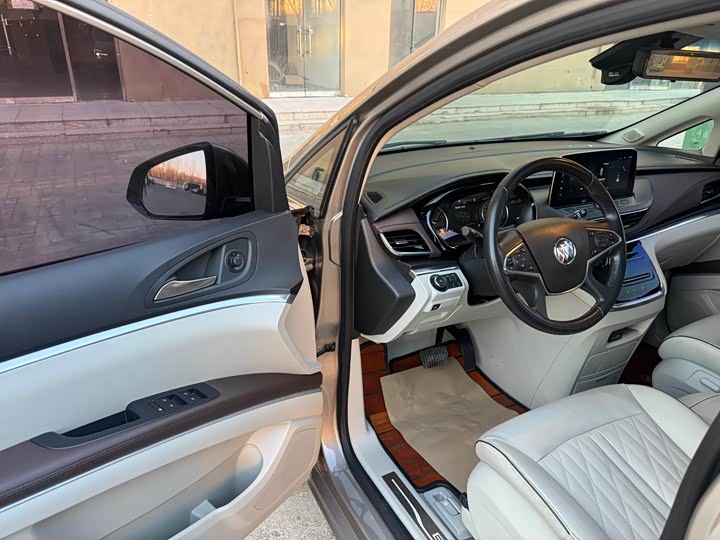 Фото 8 - Buick GL8 ES