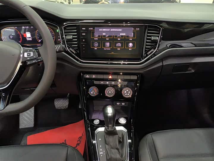 Фото 5 - Volkswagen T-Roc