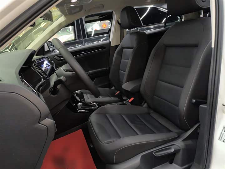 Фото 7 - Volkswagen T-Roc