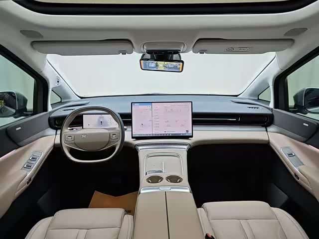 Фото 4 - XPeng X9