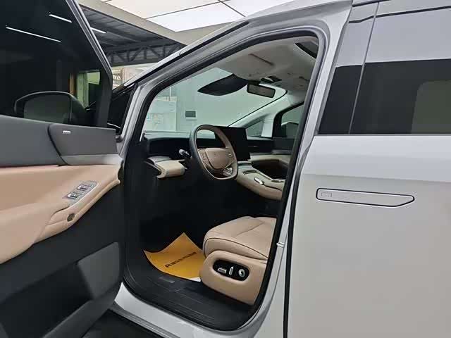 Фото 5 - XPeng X9