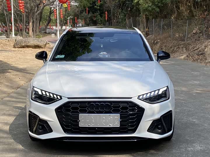 Фото 2 - Audi A4L