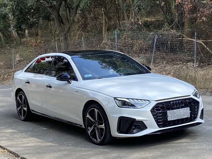 Фото 3 - Audi A4L