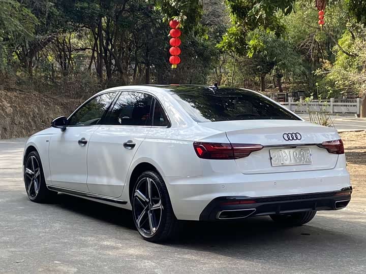 Фото 9 - Audi A4L