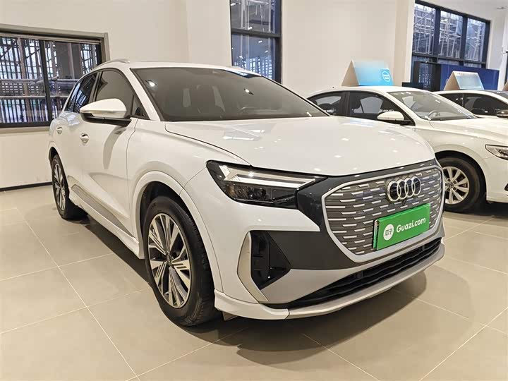 Фото 4 - Audi Q4 e-tron