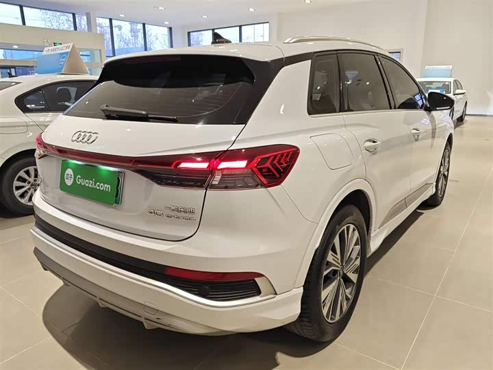 Фото 7 - Audi Q4 e-tron