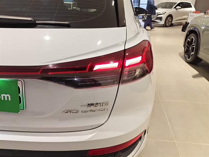 Фото 8 - Audi Q4 e-tron