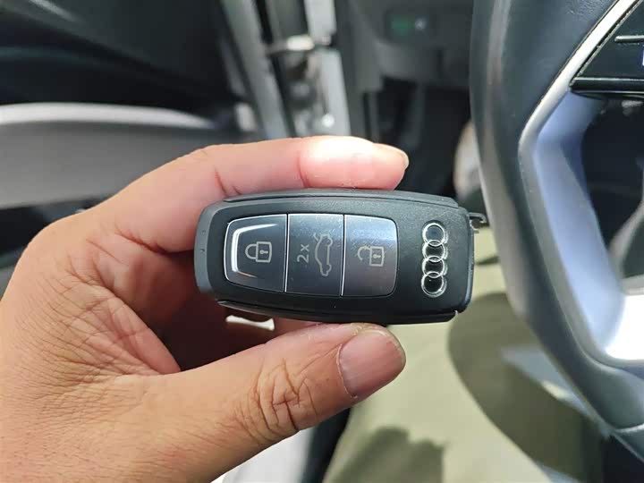 Фото 9 - Audi Q4 e-tron