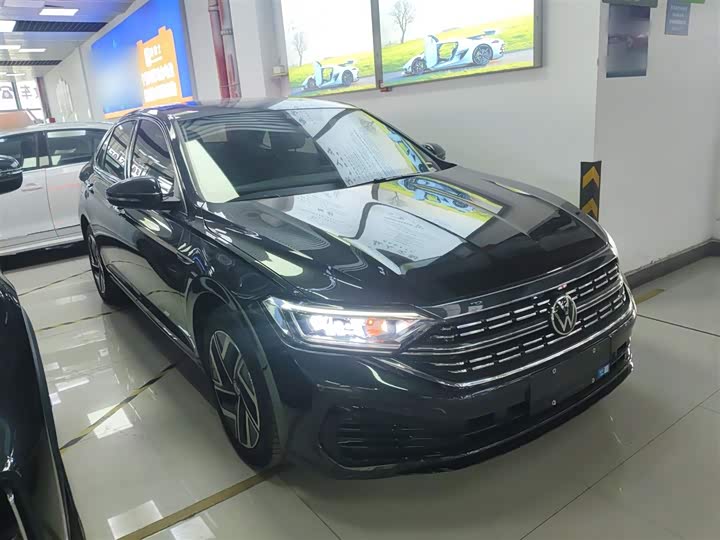 Фото 4 - Volkswagen Sagitar L