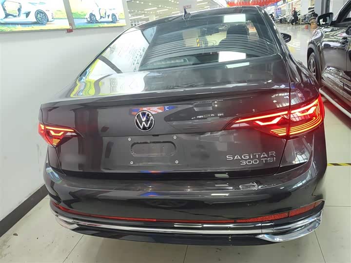 Фото 6 - Volkswagen Sagitar L