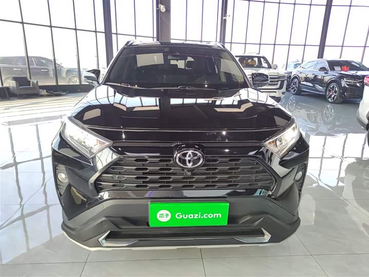 Фото 3 - Toyota RAV4