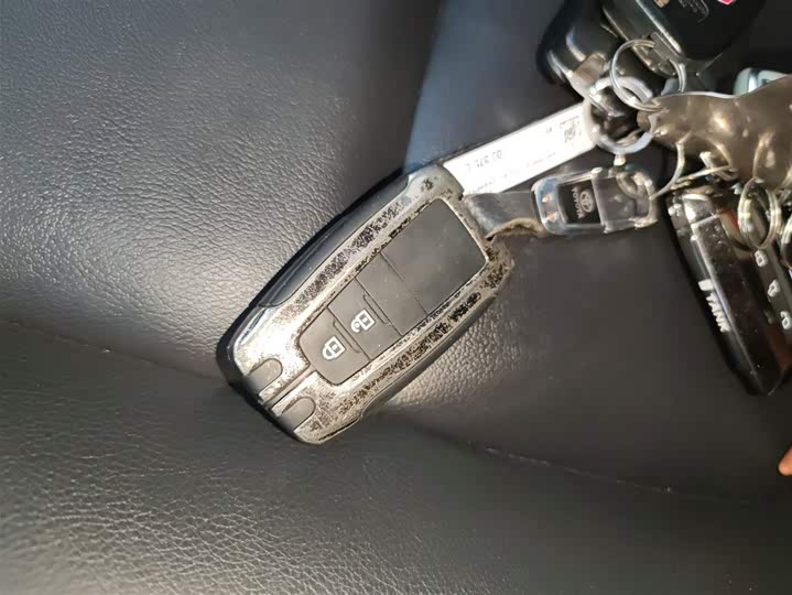 Фото 9 - Toyota RAV4