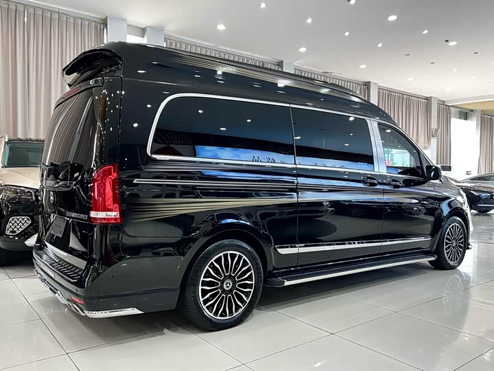 Фото 4 - Mercedes-Benz V-Class