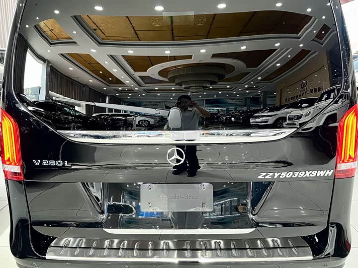 Фото 5 - Mercedes-Benz V-Class