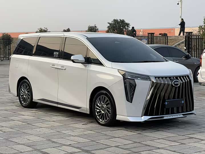 Фото 3 - GAC Trumpchi M8