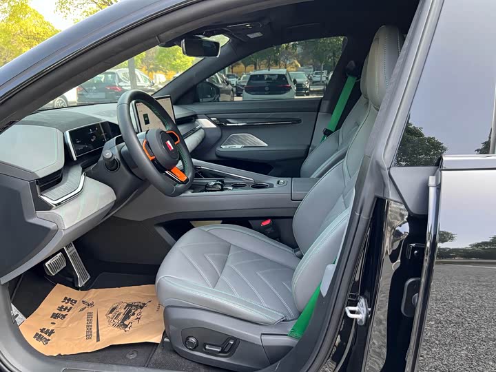 Фото 7 - Zeekr 001