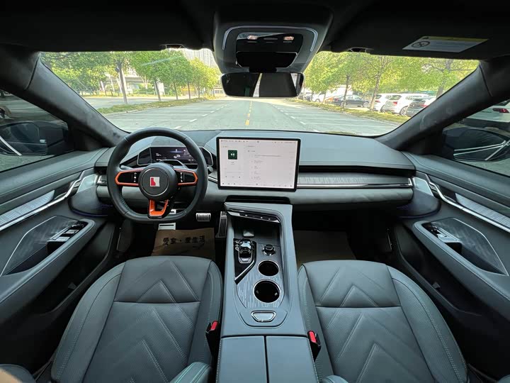 Фото 9 - Zeekr 001