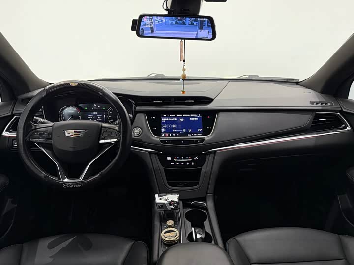 Фото 6 - Cadillac XT6