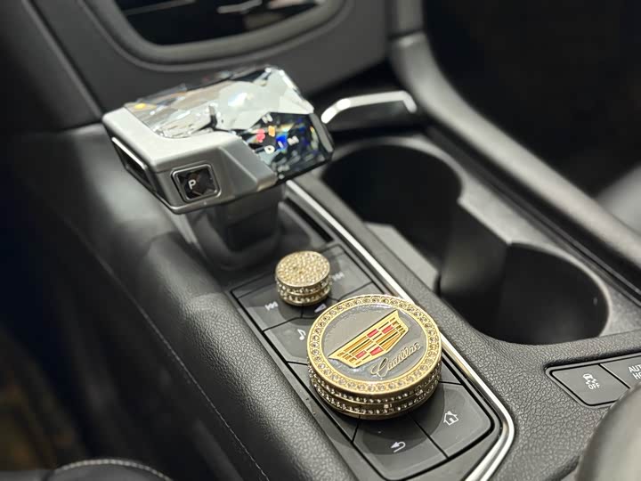 Фото 7 - Cadillac XT6