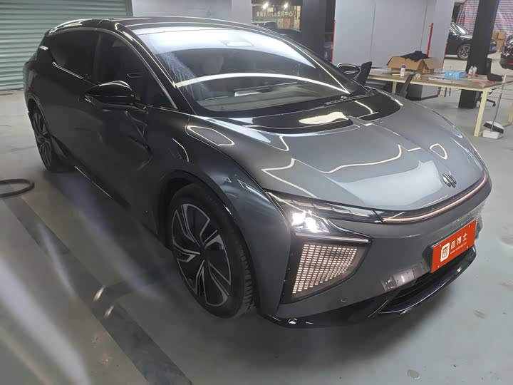 Фото 2 - HiPhi X