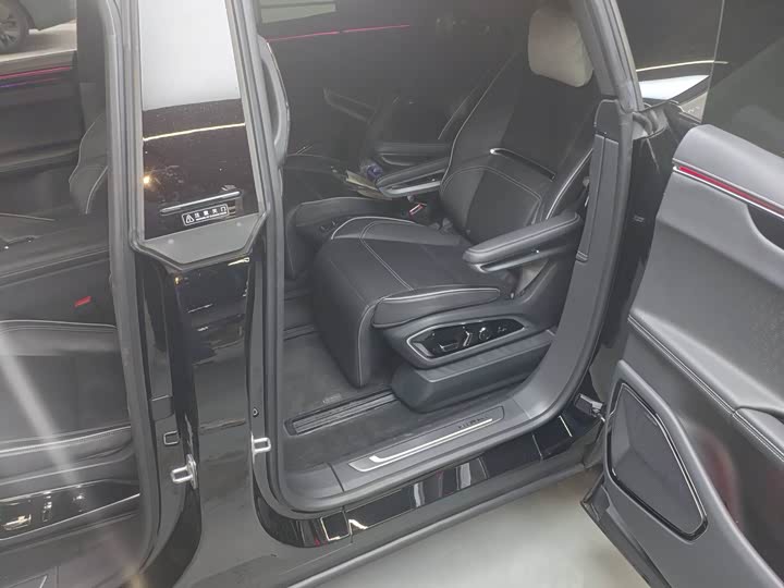 Фото 6 - HiPhi X