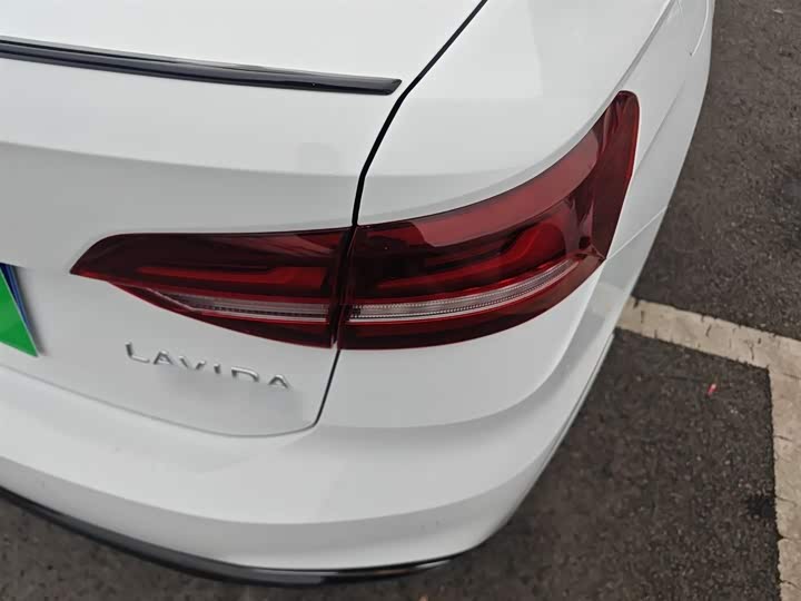 Фото 8 - Volkswagen Lavida