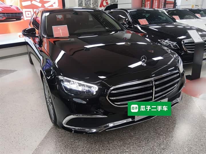 Фото 4 - Mercedes-Benz E-Class