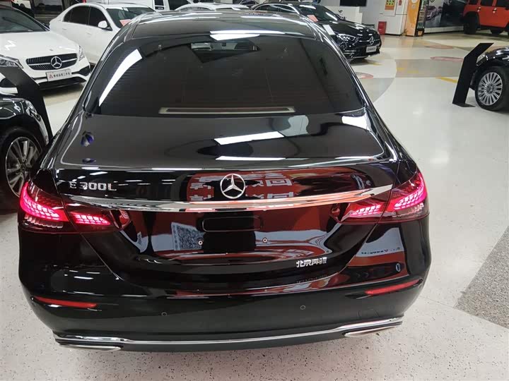 Фото 6 - Mercedes-Benz E-Class