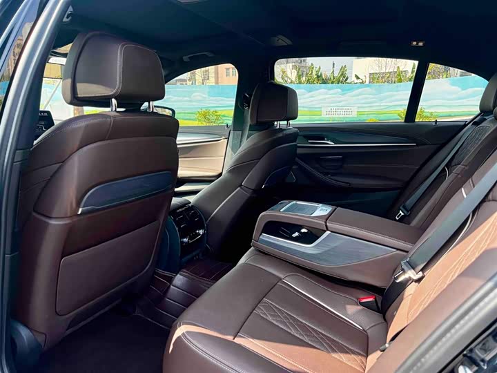 Фото 5 - BMW 5 Series