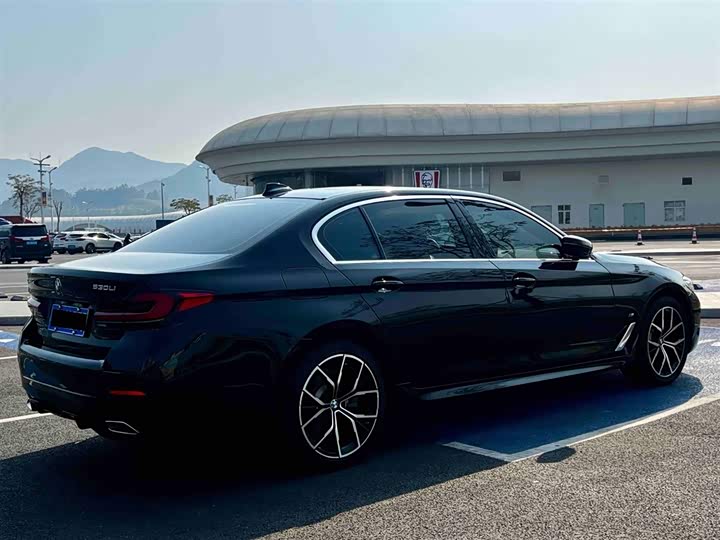 Фото 8 - BMW 5 Series