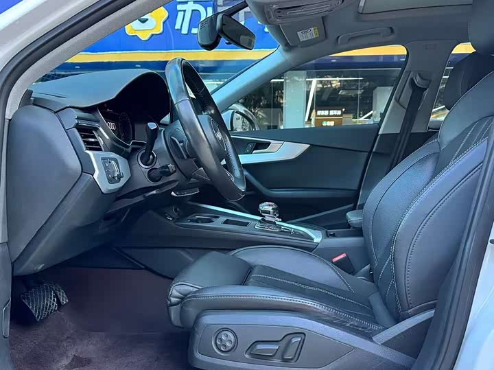 Фото 6 - Audi A4L