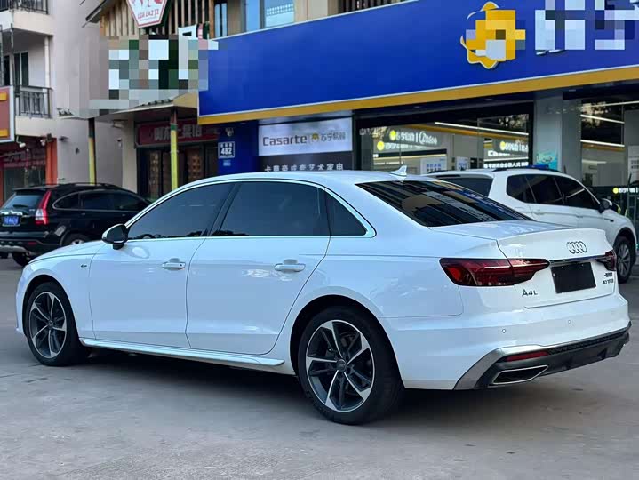 Фото 8 - Audi A4L