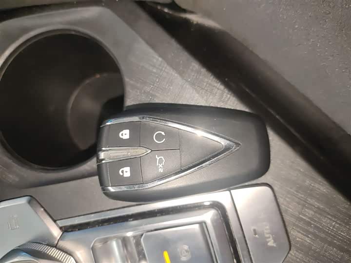 Фото 9 - Changan UNI-V