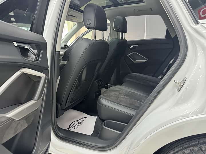 Фото 4 - Audi Q3