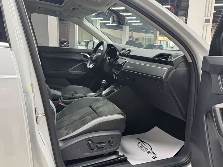 Фото 6 - Audi Q3