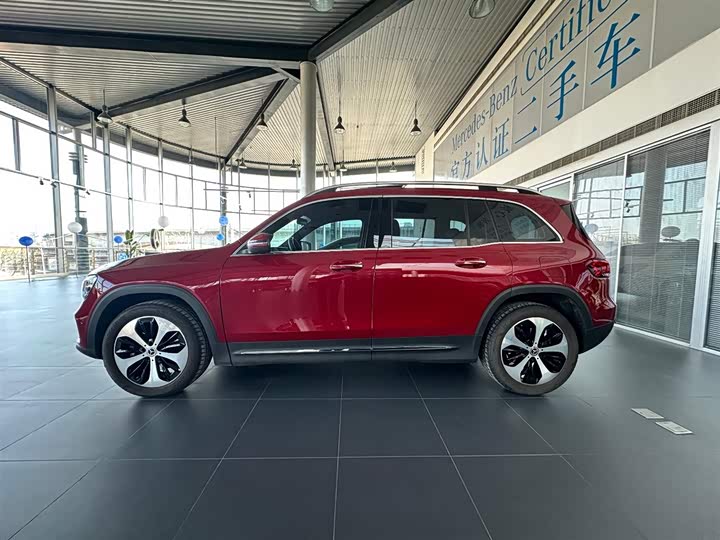 Фото 8 - Mercedes-Benz GLB-Class