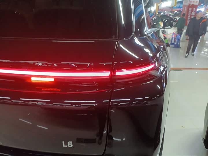 Фото 8 - LiXiang L8