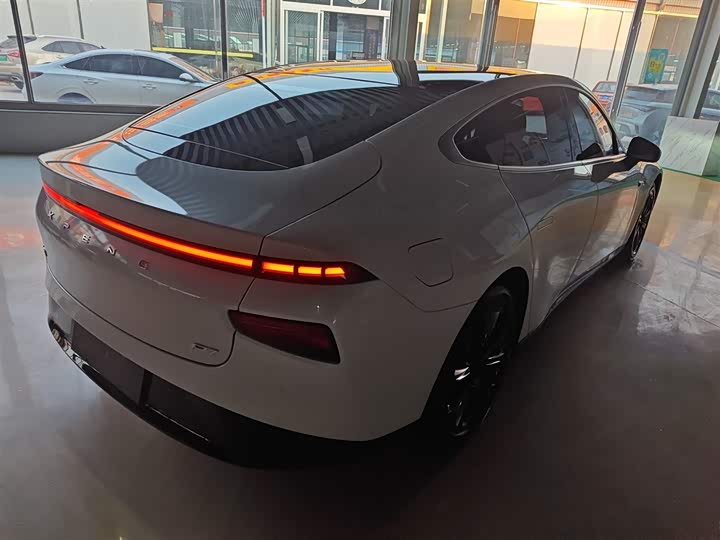 Фото 7 - XPeng P7