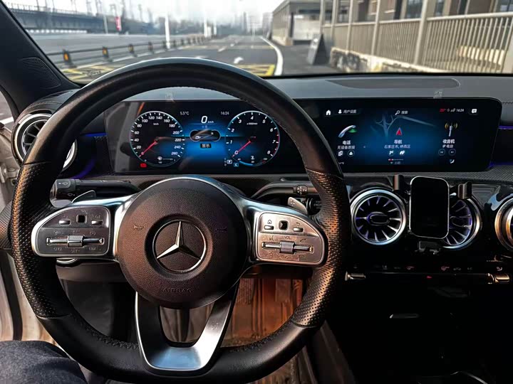 Фото 6 - Mercedes-Benz A-Class