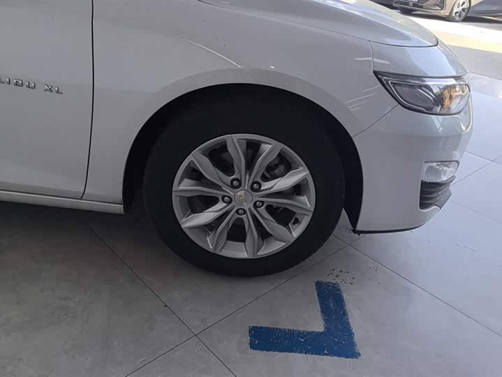 Фото 6 - Chevrolet Malibu XL