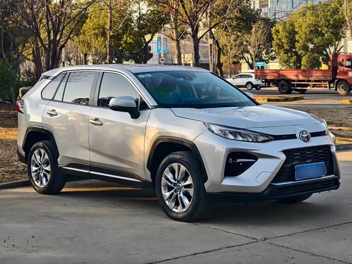 Фото 3 - Toyota Wildlander