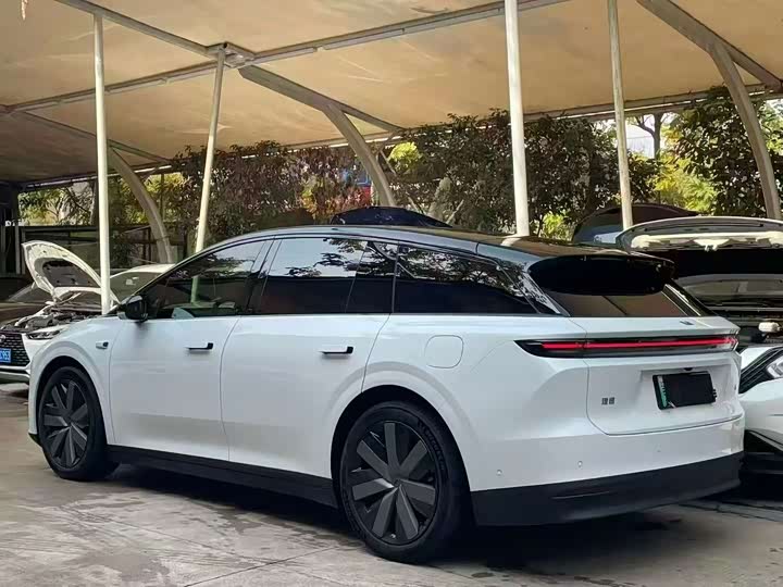 Фото 7 - LiXiang i6