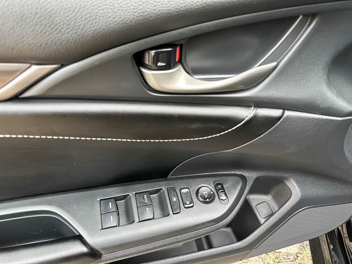 Фото 6 - Honda Civic