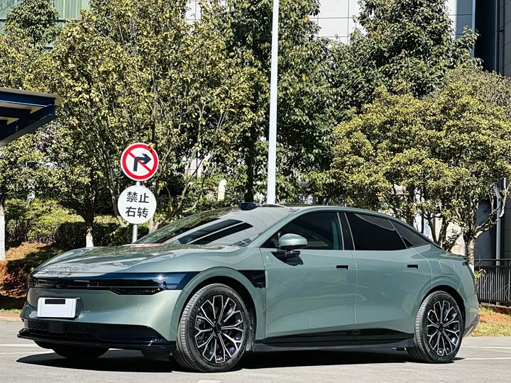 Фото 1 - Zeekr 007