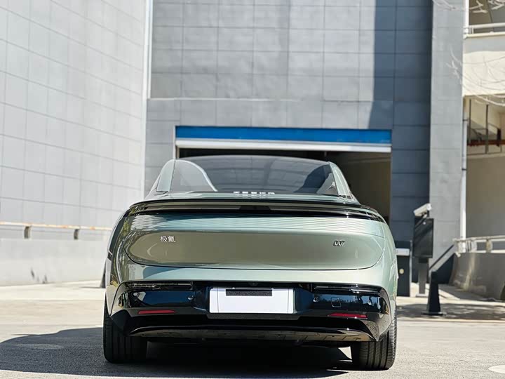 Фото 4 - Zeekr 007