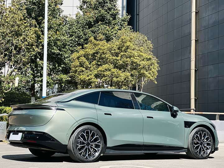 Фото 5 - Zeekr 007