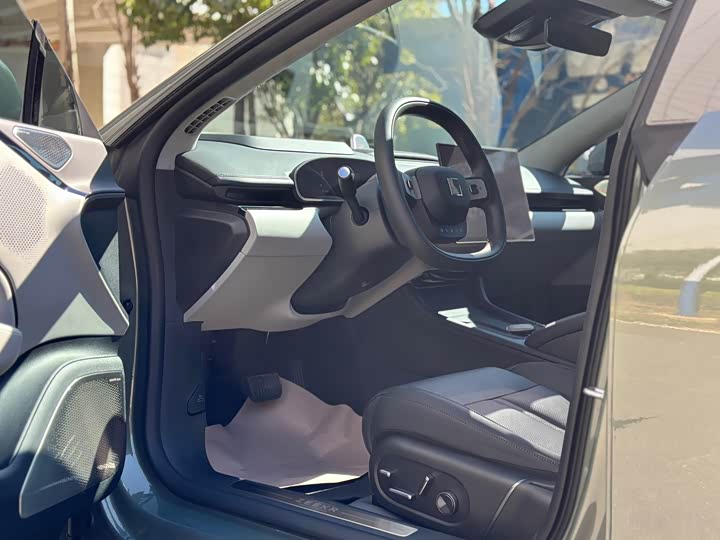 Фото 8 - Zeekr 007