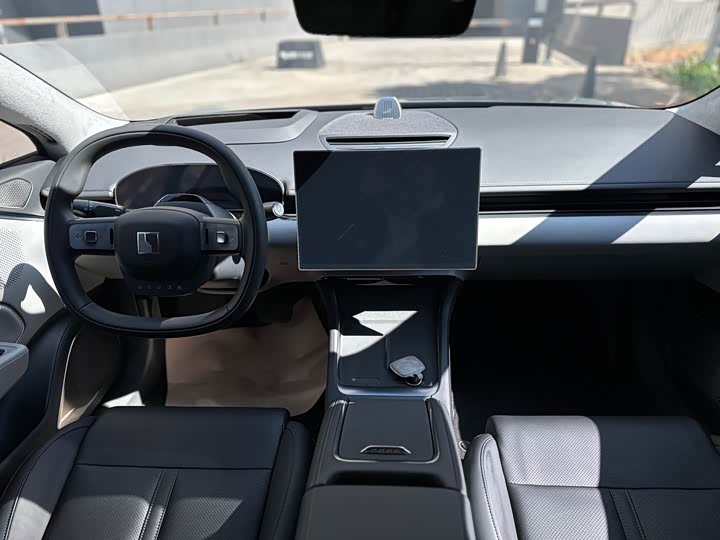 Фото 9 - Zeekr 007