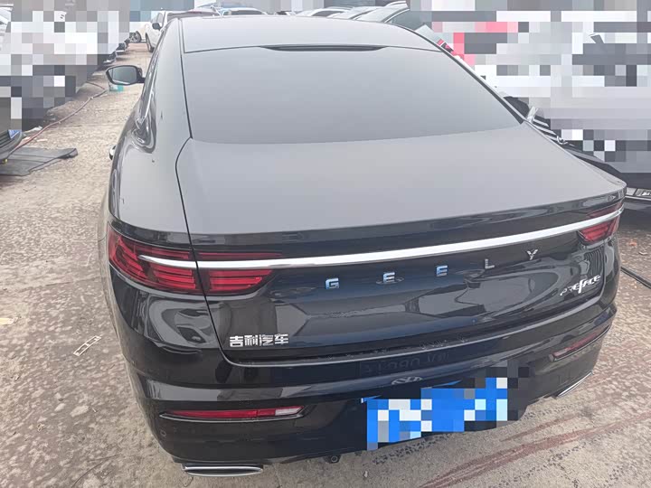 Фото 8 - Geely Preface