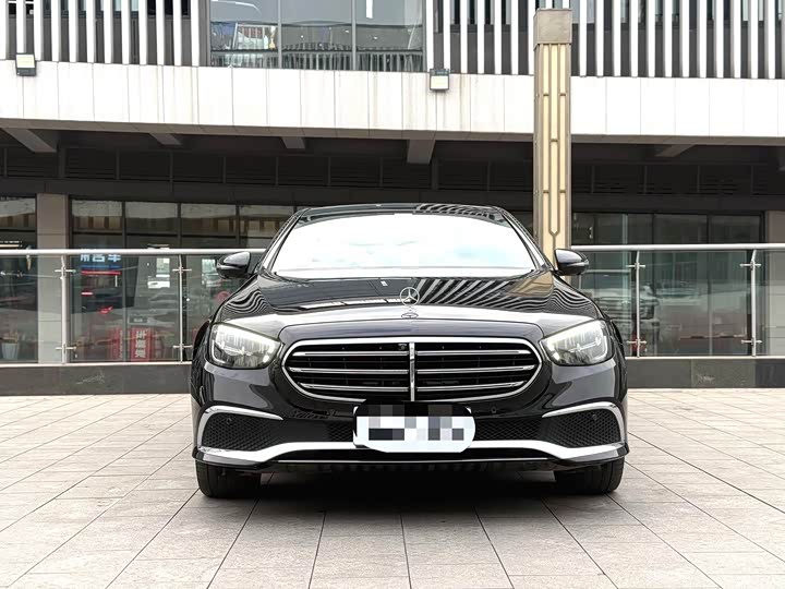 Фото 2 - Mercedes-Benz E-Class